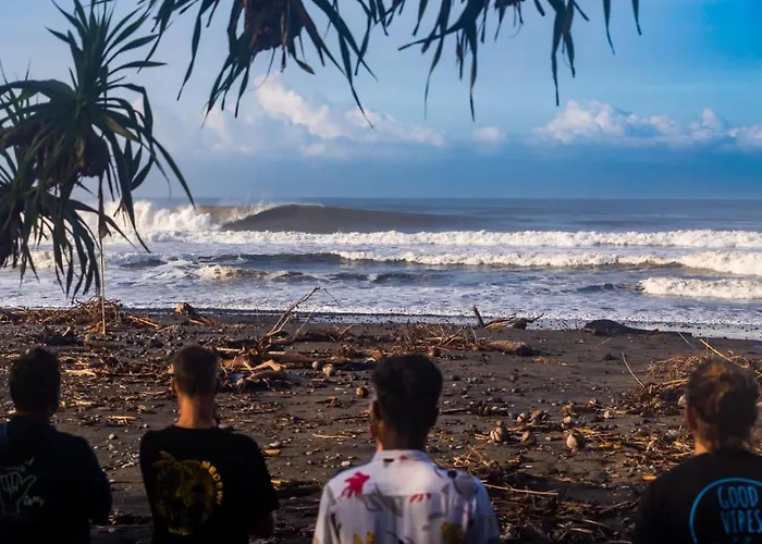 Medewi Secret Surfcamp Guest house Pulukan