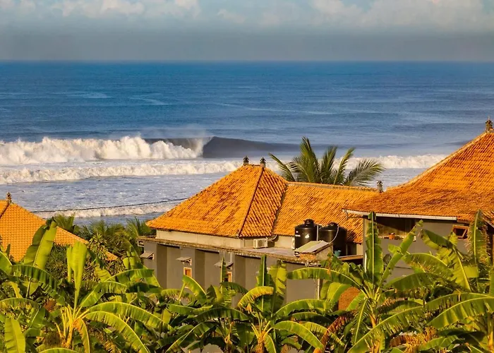 Medewi Secret Surfcamp 4*