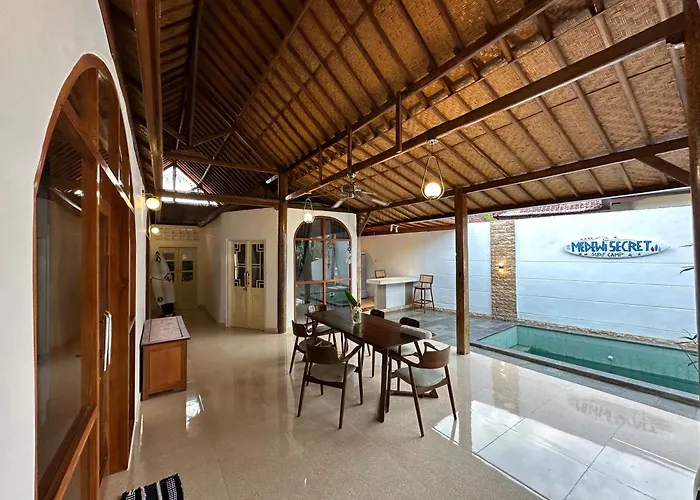 Medewi Secret Surfcamp 4* Pulukan