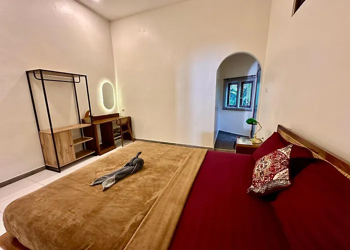 Guest house Medewi Secret Surfcamp 4*