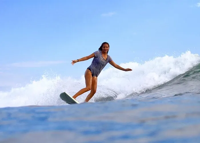 Medewi Secret Surfcamp 4*